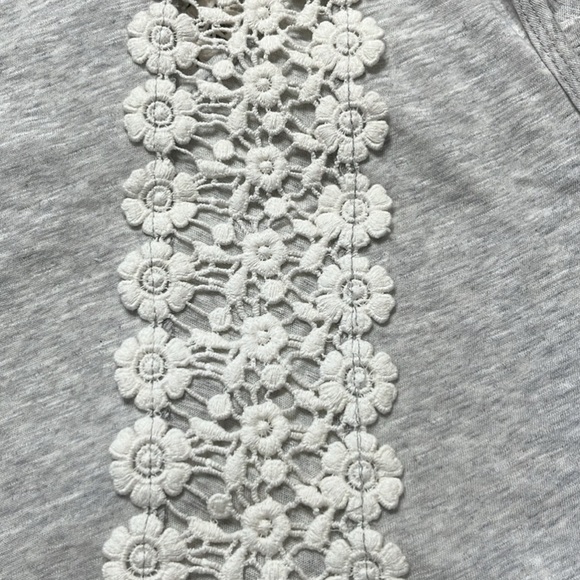 Dylan Grey tank top with floral crochet round neck Dylan Medium NWT - Picture 8 of 13